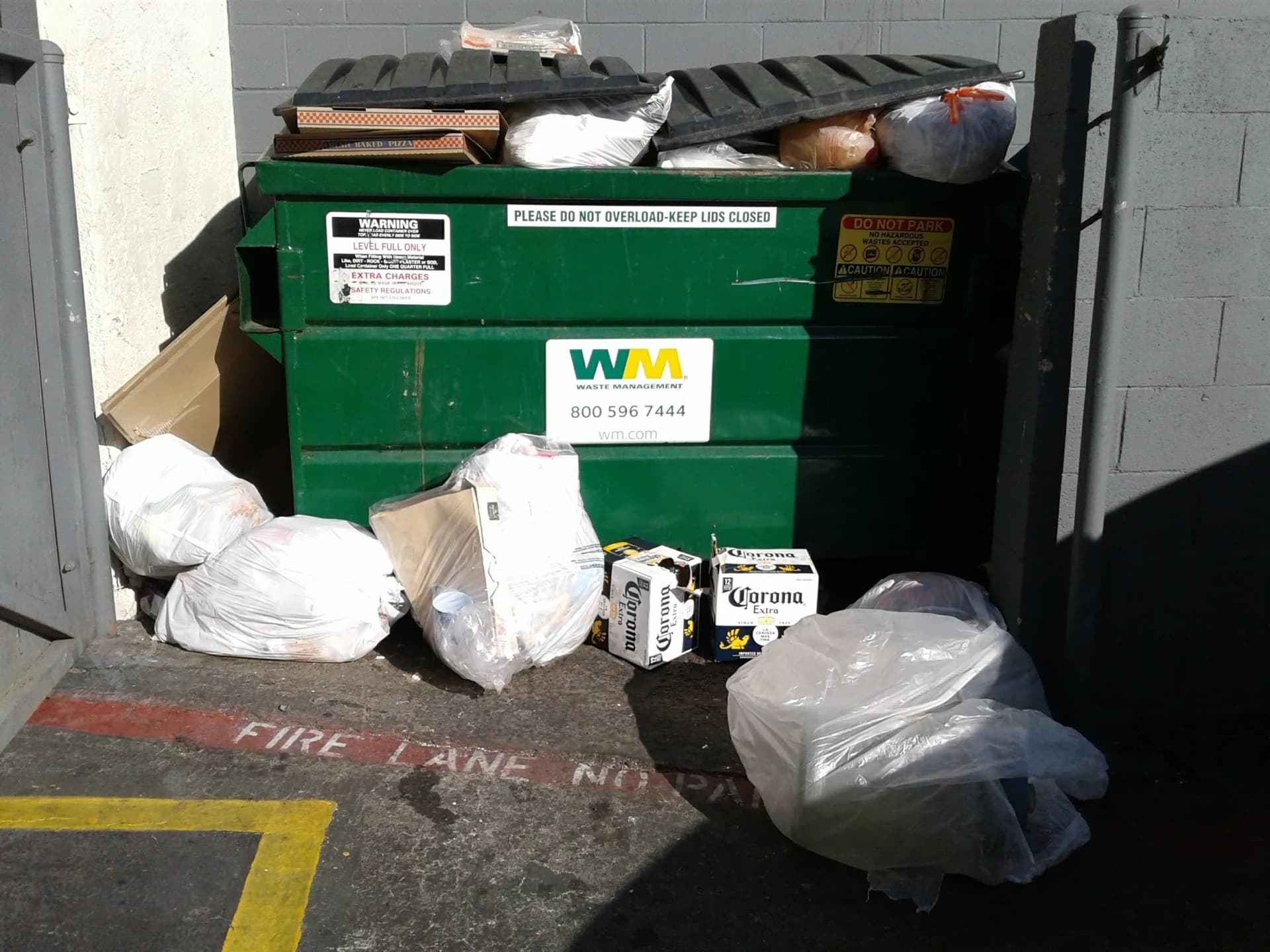 Office cleanout and move-out cleaning crew in San Diego